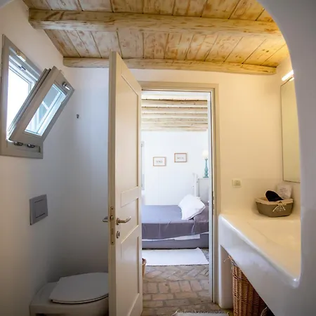 Baroness In Villa Mykonos Town