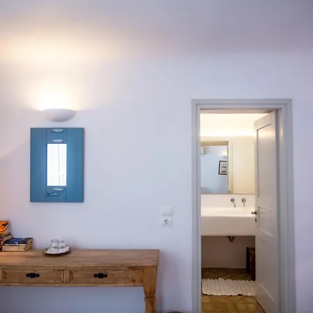 Baroness In Mykonos Town