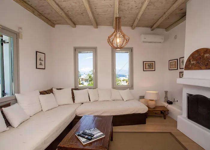 Baroness In Mykonos Town