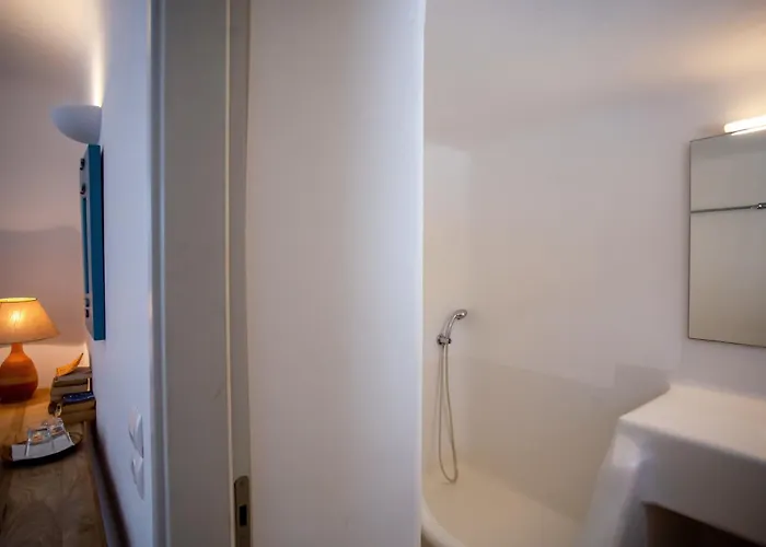 Baroness In Mykonos Town